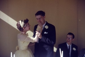 Feed the cake wedding
